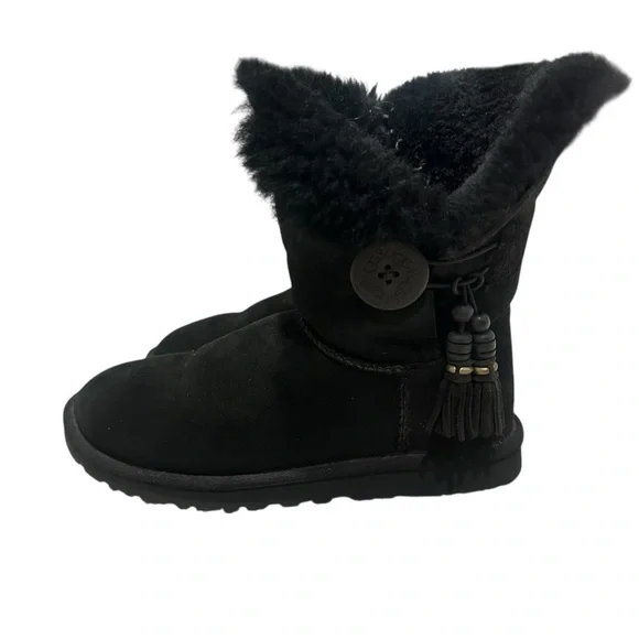 Ugg Bailey Button Charms Short Black Boots Size 6 - Picture 3 of 5